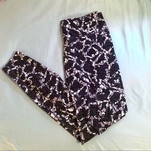 Nike women’s ankle length Dri-Fit leggings